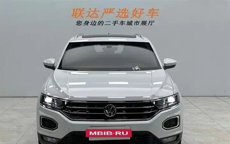 Volkswagen T-Roc I, 2020 год, 1 593 720 рублей, 2 фотография
