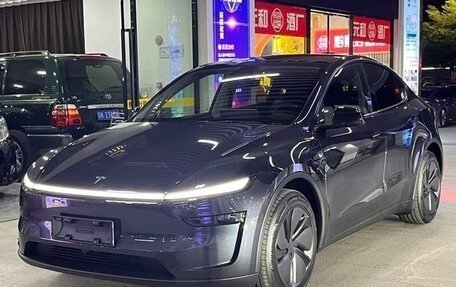 Tesla Model Y I, 2025 год, 5 240 000 рублей, 3 фотография