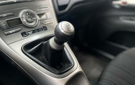 Toyota Auris II, 2007 год, 750 000 рублей, 14 фотография