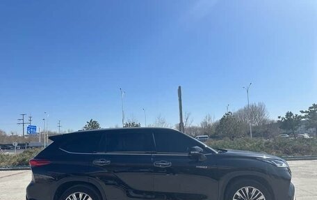 Toyota Highlander, 2022 год, 3 830 000 рублей, 8 фотография
