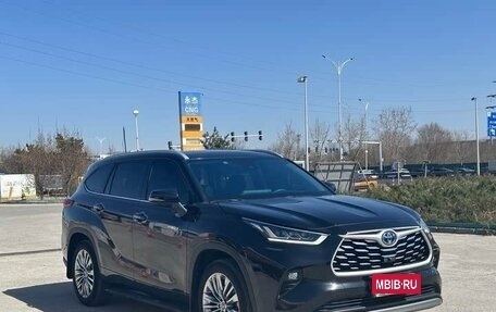 Toyota Highlander, 2022 год, 3 830 000 рублей, 3 фотография
