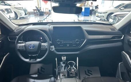Toyota Highlander, 2022 год, 3 830 000 рублей, 9 фотография