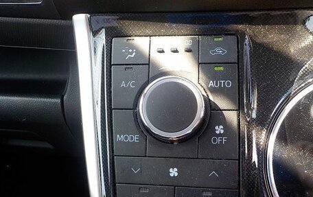 Toyota Wish II, 2016 год, 1 150 000 рублей, 8 фотография