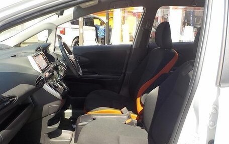 Toyota Wish II, 2016 год, 1 150 000 рублей, 12 фотография
