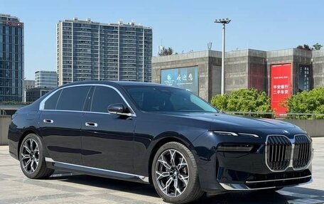 BMW 7 серия, 2022 год, 8 100 000 рублей, 3 фотография