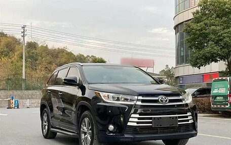 Toyota Highlander III, 2021 год, 2 600 000 рублей, 3 фотография