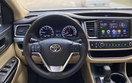 Toyota Highlander III, 2021 год, 2 600 000 рублей, 5 фотография