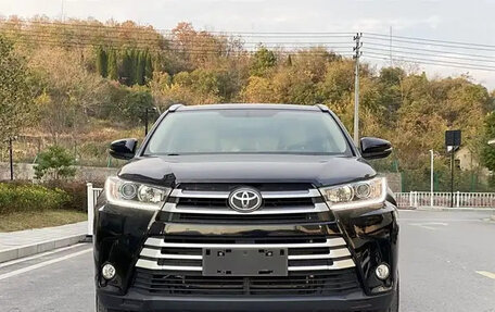 Toyota Highlander III, 2021 год, 2 600 000 рублей, 2 фотография