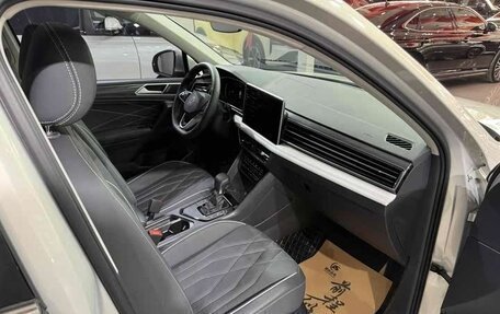 Volkswagen Tiguan II, 2022 год, 2 410 700 рублей, 9 фотография