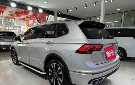 Volkswagen Tiguan II, 2022 год, 2 410 700 рублей, 5 фотография