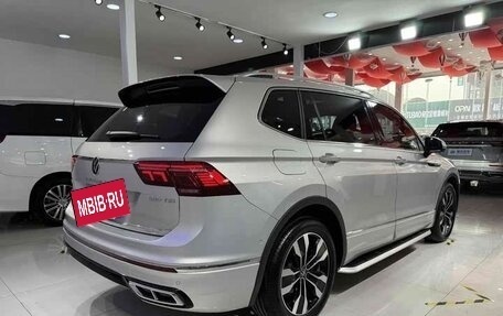 Volkswagen Tiguan II, 2022 год, 2 410 700 рублей, 4 фотография