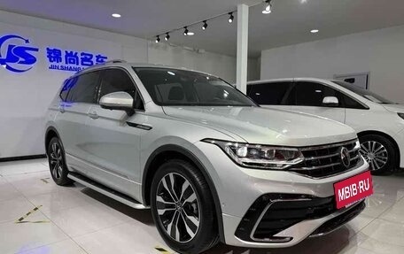 Volkswagen Tiguan II, 2022 год, 2 410 700 рублей, 3 фотография