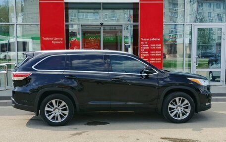 Toyota Highlander III, 2014 год, 3 000 000 рублей, 4 фотография