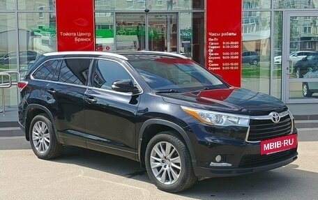 Toyota Highlander III, 2014 год, 3 000 000 рублей, 3 фотография