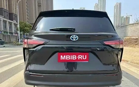 Toyota Sienna, 2021 год, 3 700 000 рублей, 4 фотография