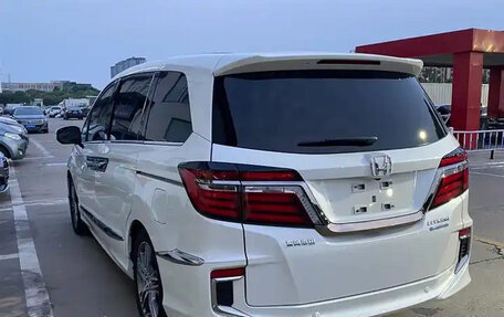 Honda Elysion, 2020 год, 2 700 000 рублей, 5 фотография