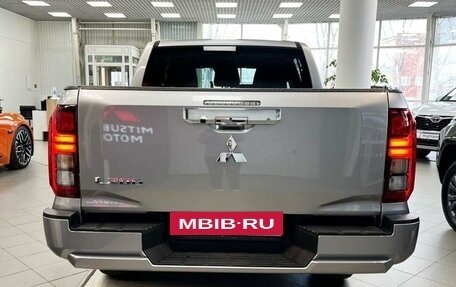 Mitsubishi L200, 2024 год, 5 499 000 рублей, 6 фотография