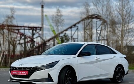 Hyundai Elantra, 2021 год, 1 900 000 рублей, 4 фотография