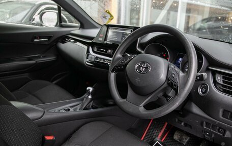 Toyota C-HR I рестайлинг, 2019 год, 1 725 000 рублей, 14 фотография