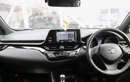 Toyota C-HR I рестайлинг, 2019 год, 1 725 000 рублей, 16 фотография