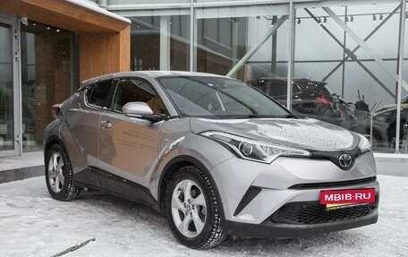 Toyota C-HR I рестайлинг, 2019 год, 1 725 000 рублей, 4 фотография