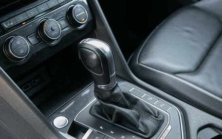 Volkswagen Tiguan II, 2018 год, 2 299 000 рублей, 12 фотография