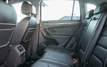 Volkswagen Tiguan II, 2018 год, 2 299 000 рублей, 15 фотография