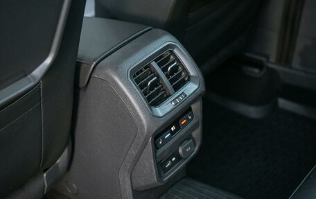 Volkswagen Tiguan II, 2018 год, 2 299 000 рублей, 16 фотография