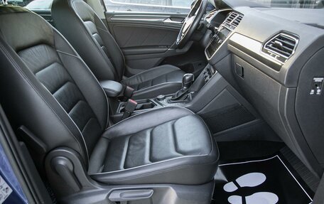 Volkswagen Tiguan II, 2018 год, 2 299 000 рублей, 21 фотография