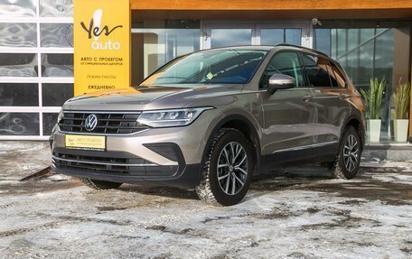 Volkswagen Tiguan II, 2021 год, 2 744 000 рублей, 2 фотография