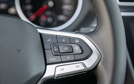 Volkswagen Tiguan II, 2021 год, 2 744 000 рублей, 10 фотография