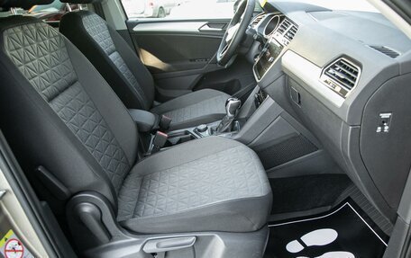 Volkswagen Tiguan II, 2021 год, 2 744 000 рублей, 20 фотография