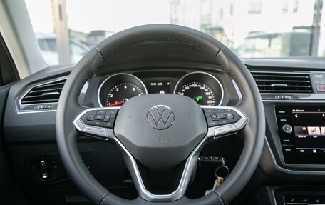 Volkswagen Tiguan II, 2021 год, 2 744 000 рублей, 16 фотография