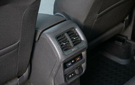 Volkswagen Tiguan II, 2021 год, 2 744 000 рублей, 14 фотография