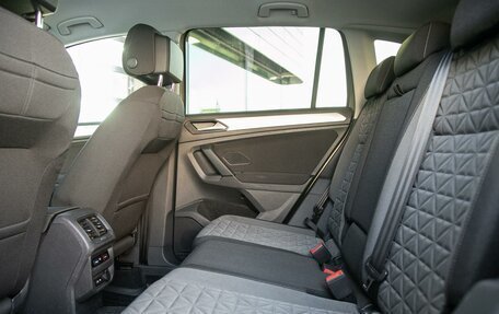 Volkswagen Tiguan II, 2021 год, 2 744 000 рублей, 15 фотография
