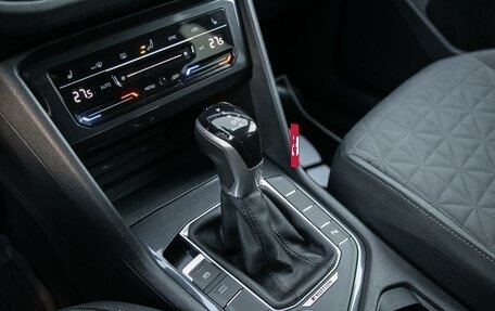 Volkswagen Tiguan II, 2021 год, 2 744 000 рублей, 11 фотография