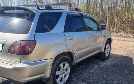 Toyota Harrier, 1998 год, 900 000 рублей, 8 фотография