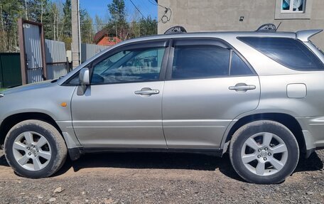 Toyota Harrier, 1998 год, 900 000 рублей, 15 фотография