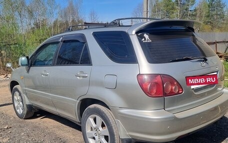 Toyota Harrier, 1998 год, 900 000 рублей, 18 фотография