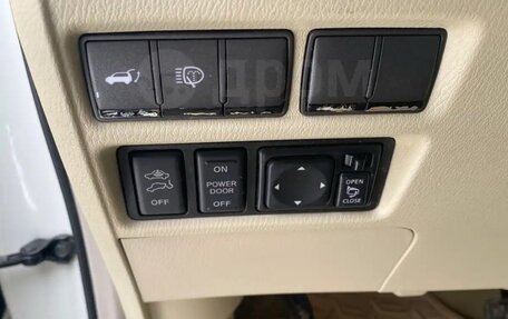 Nissan Patrol, 2011 год, 3 500 000 рублей, 12 фотография