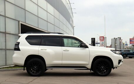Toyota Land Cruiser Prado 150 рестайлинг 2, 2021 год, 5 880 000 рублей, 4 фотография