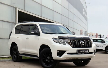 Toyota Land Cruiser Prado 150 рестайлинг 2, 2021 год, 5 880 000 рублей, 3 фотография