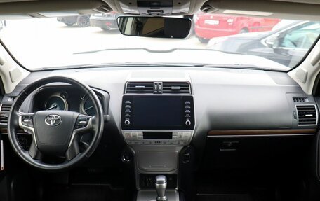 Toyota Land Cruiser Prado 150 рестайлинг 2, 2021 год, 5 880 000 рублей, 12 фотография