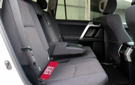Toyota Land Cruiser Prado 150 рестайлинг 2, 2021 год, 5 880 000 рублей, 11 фотография