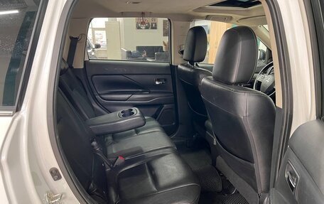 Mitsubishi Outlander III рестайлинг 3, 2013 год, 2 149 000 рублей, 11 фотография