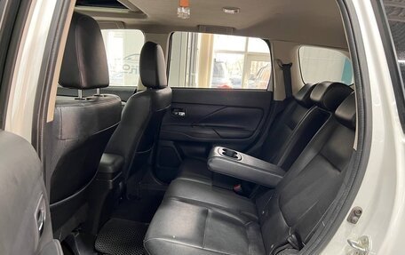 Mitsubishi Outlander III рестайлинг 3, 2013 год, 2 149 000 рублей, 19 фотография