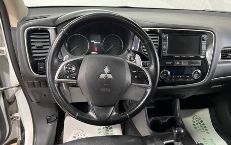 Mitsubishi Outlander III рестайлинг 3, 2013 год, 2 149 000 рублей, 24 фотография