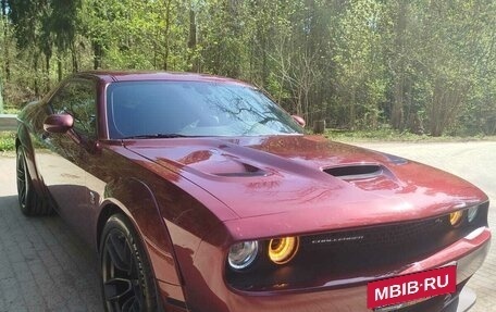 Dodge Challenger III рестайлинг 2, 2019 год, 5 350 000 рублей, 4 фотография