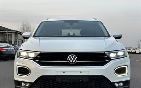 Volkswagen T-Roc I, 2022 год, 1 730 000 рублей, 2 фотография