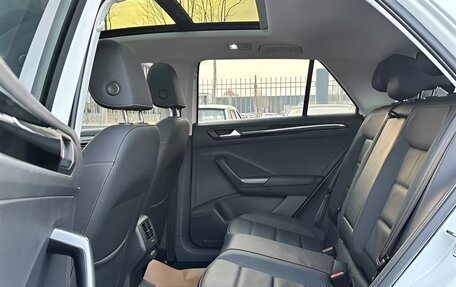 Volkswagen T-Roc I, 2022 год, 1 730 000 рублей, 9 фотография